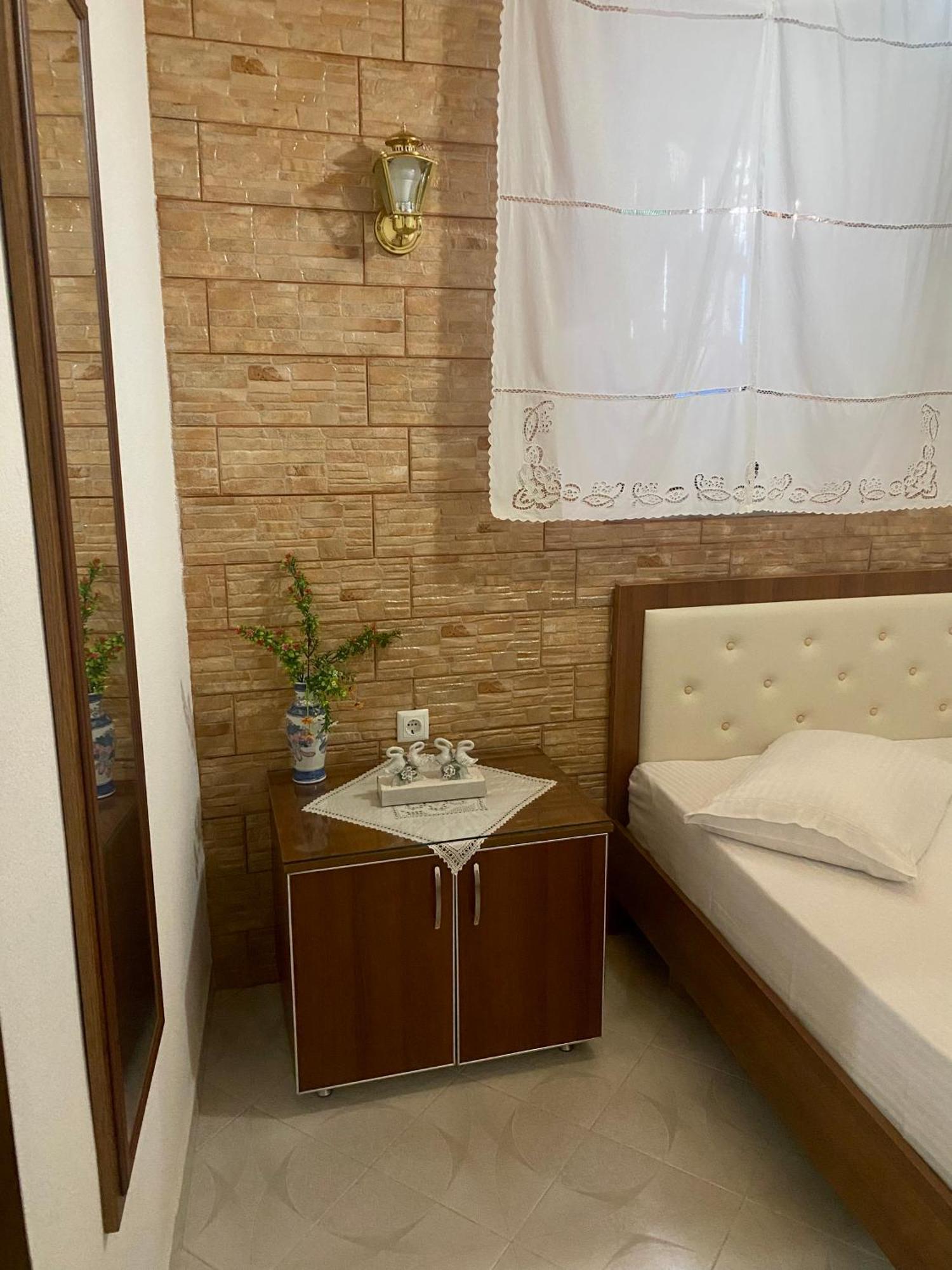 Gjirokastër Panoramic View Guest House מראה חיצוני תמונה