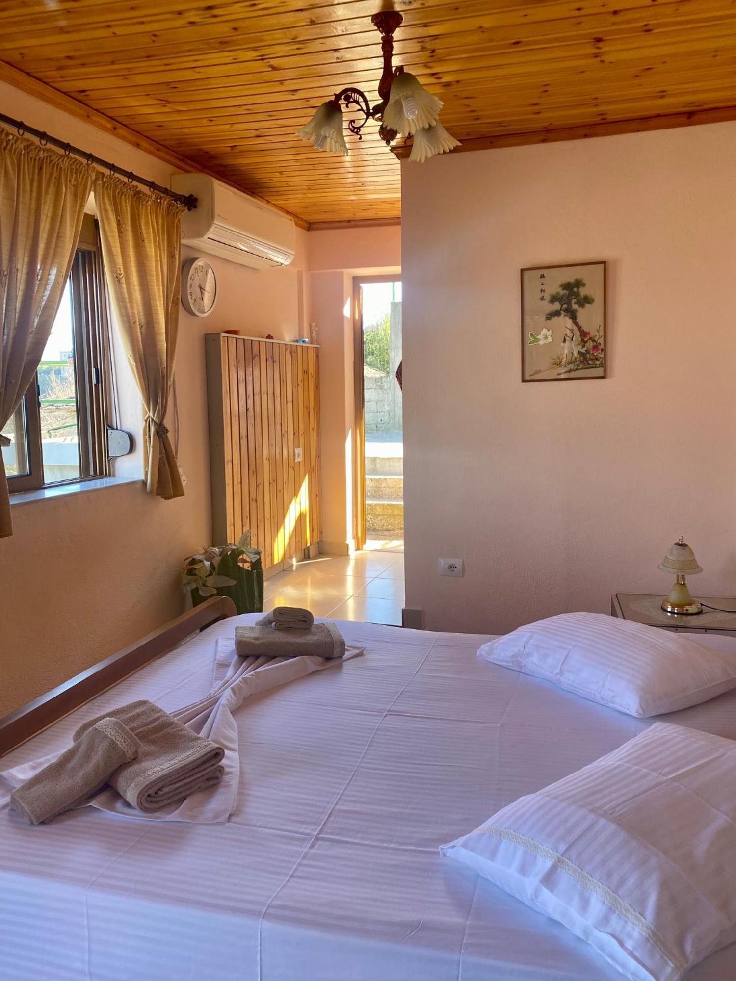Gjirokastër Panoramic View Guest House מראה חיצוני תמונה
