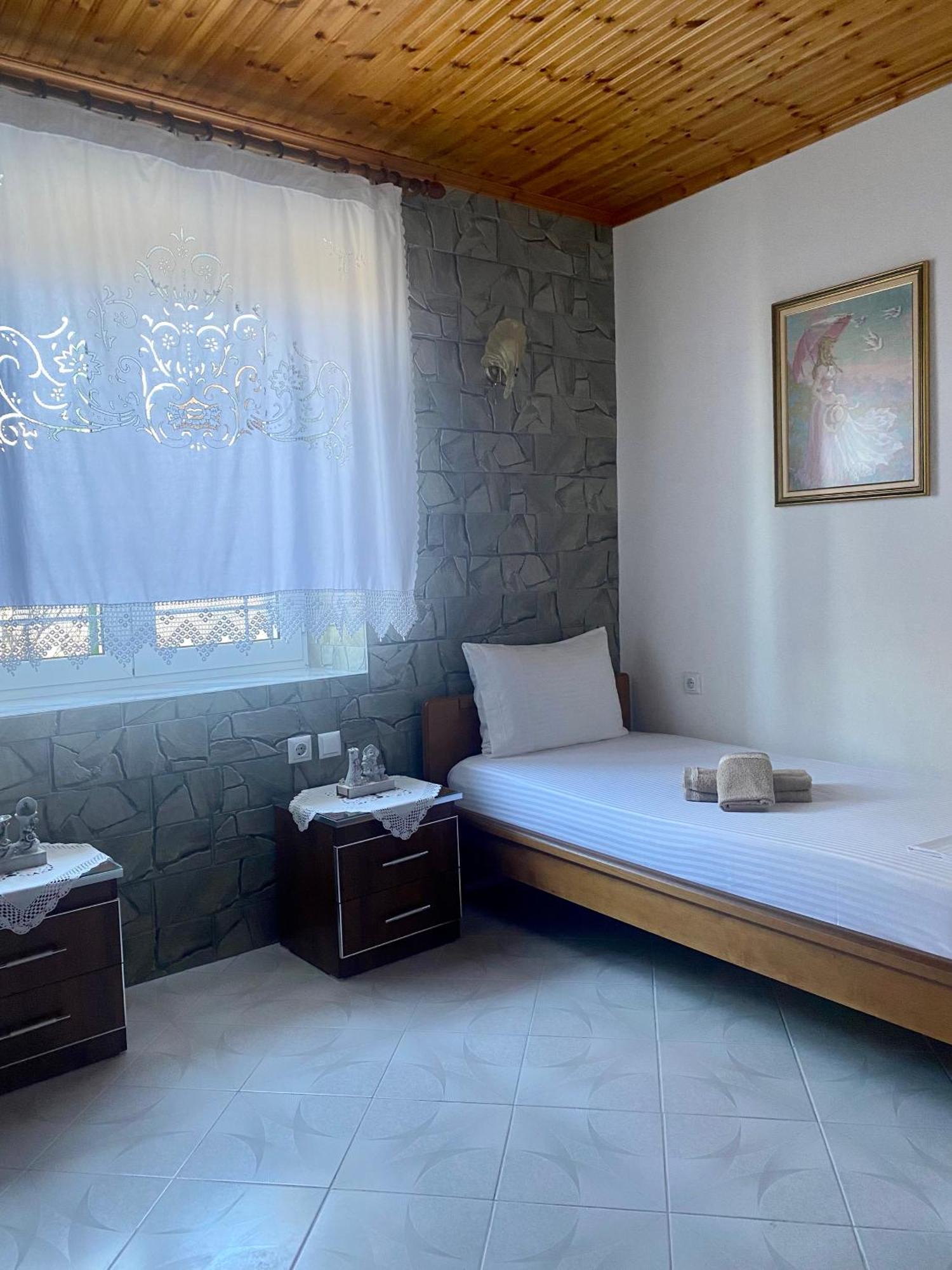 Gjirokastër Panoramic View Guest House מראה חיצוני תמונה