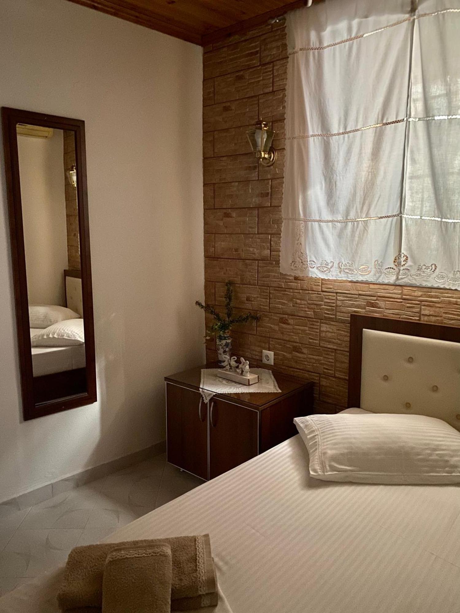 Gjirokastër Panoramic View Guest House מראה חיצוני תמונה