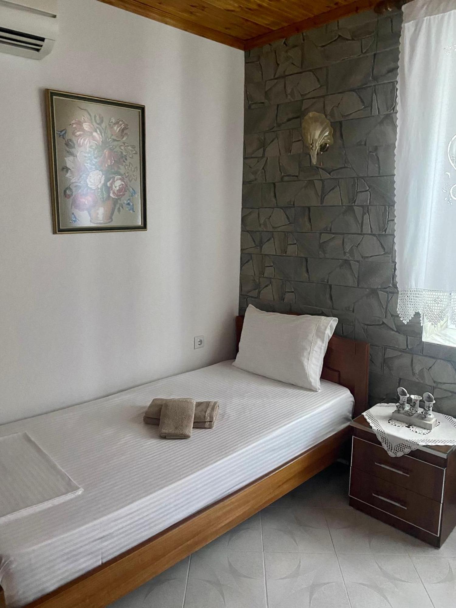 Gjirokastër Panoramic View Guest House מראה חיצוני תמונה