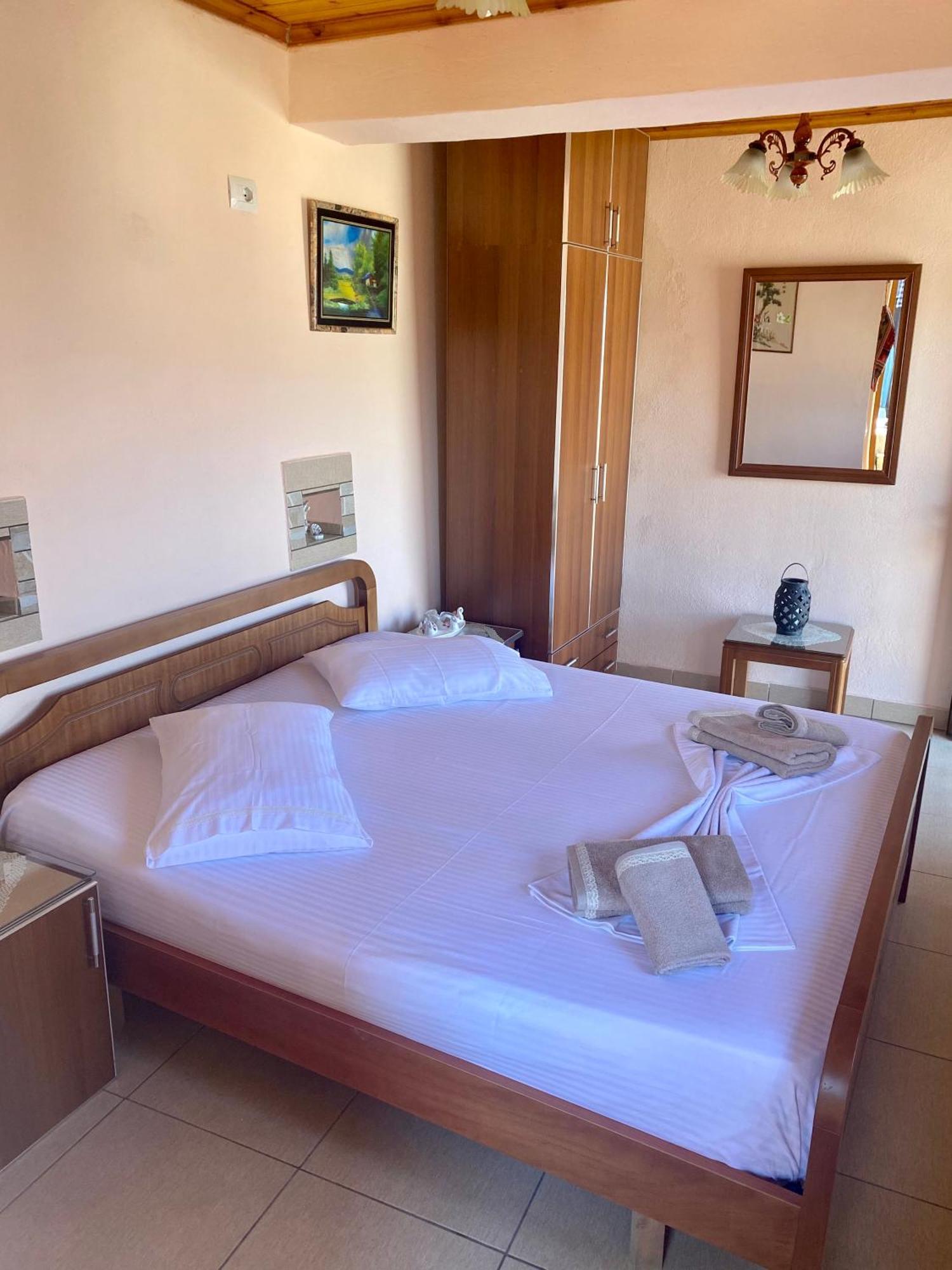 Gjirokastër Panoramic View Guest House מראה חיצוני תמונה