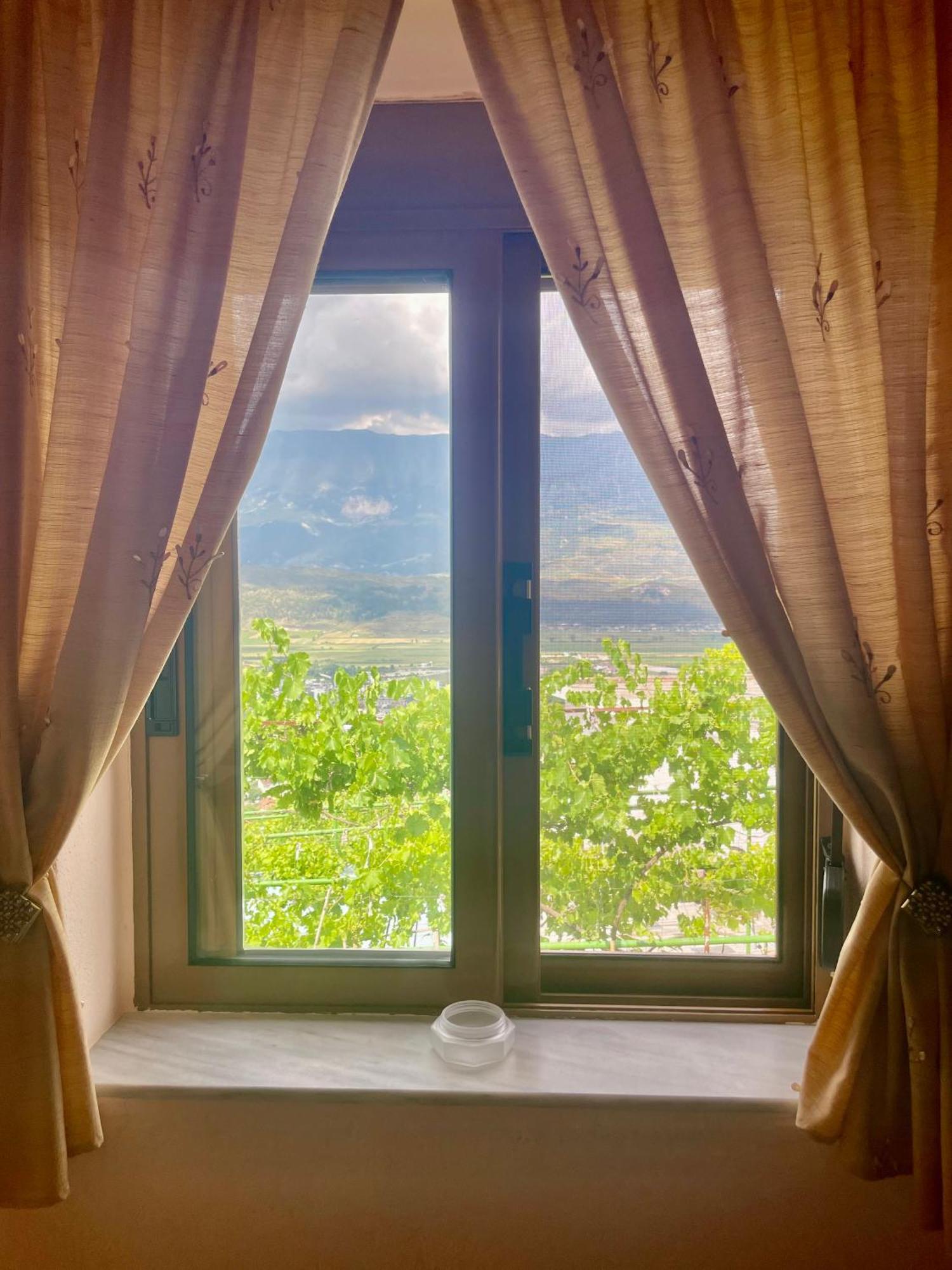 Gjirokastër Panoramic View Guest House מראה חיצוני תמונה