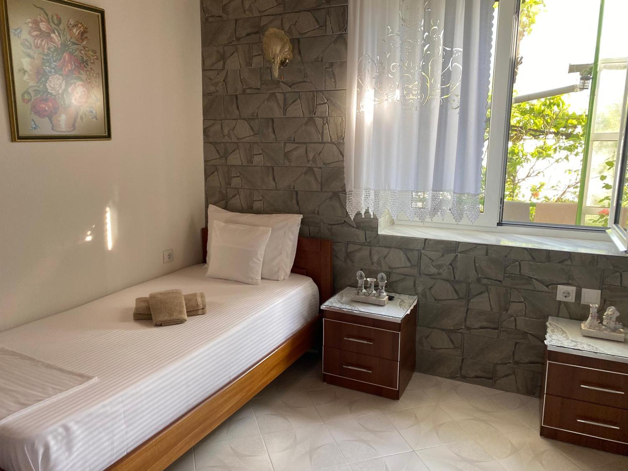 Gjirokastër Panoramic View Guest House מראה חיצוני תמונה