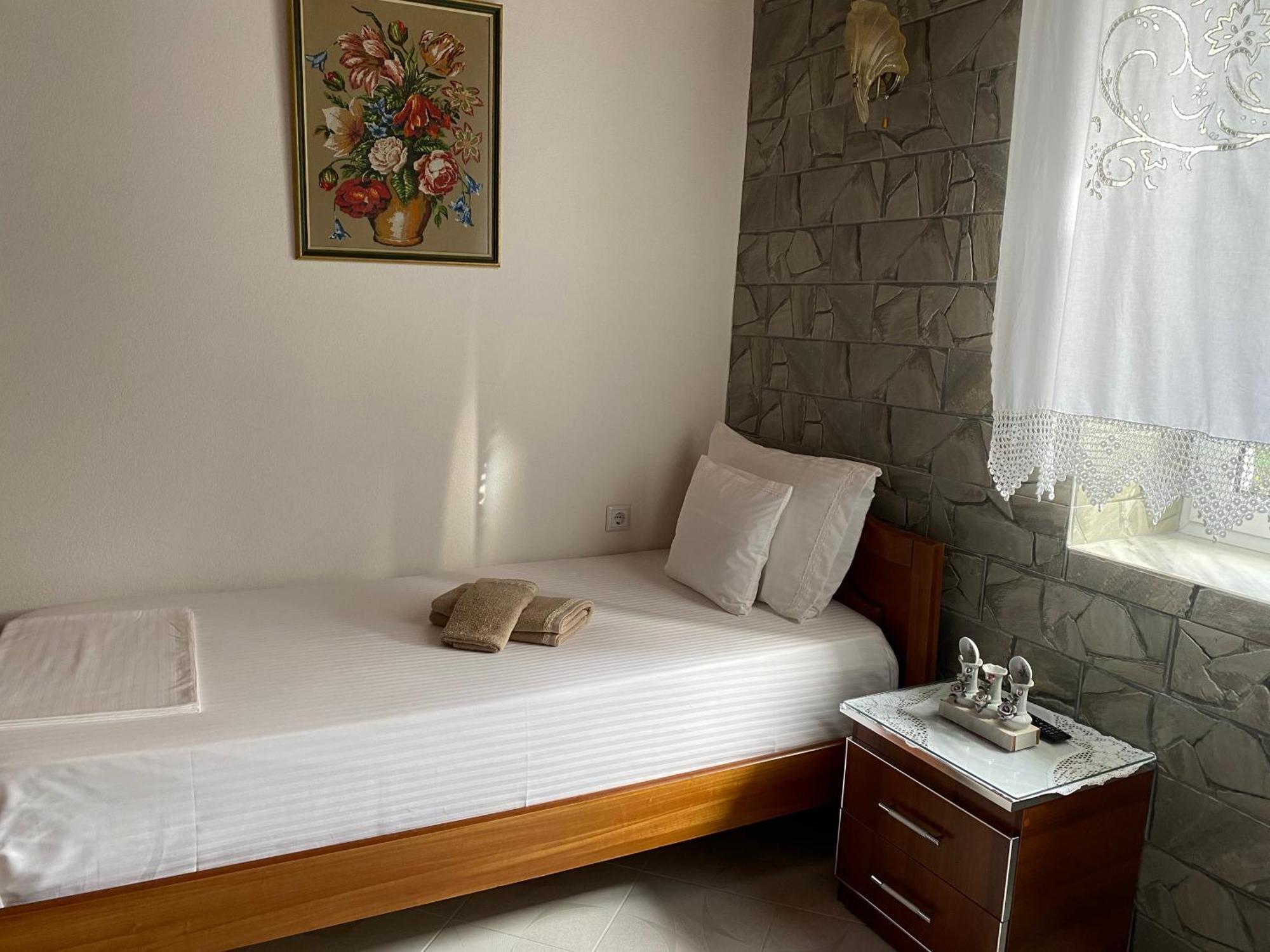 Gjirokastër Panoramic View Guest House מראה חיצוני תמונה