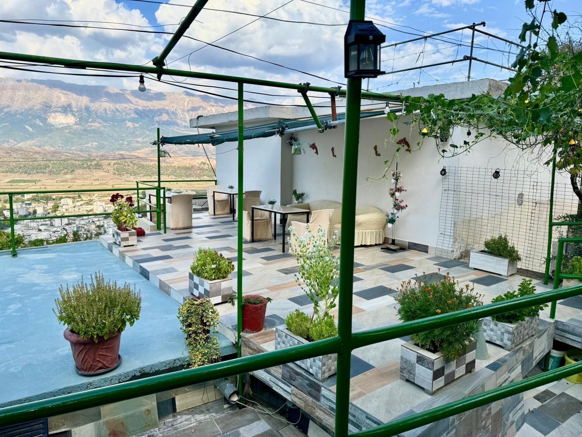 Gjirokastër Panoramic View Guest House מראה חיצוני תמונה