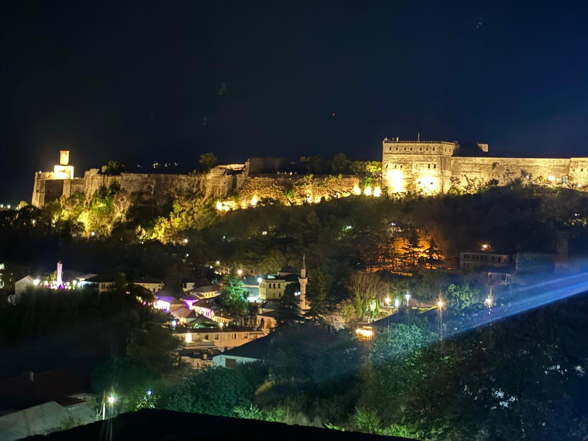 Gjirokastër Panoramic View Guest House מראה חיצוני תמונה
