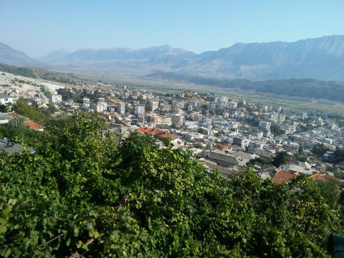 Gjirokastër Panoramic View Guest House מראה חיצוני תמונה