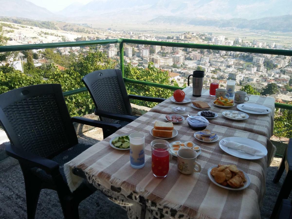 Gjirokastër Panoramic View Guest House מראה חיצוני תמונה
